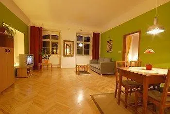 U Zlate Podkovy Apartments Prag