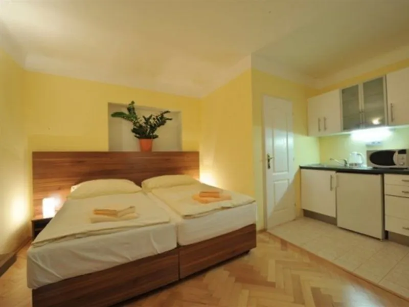 U Zlate Podkovy Apartments Prag