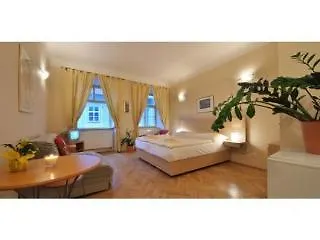 U Zlate Podkovy Apartments Prag 0*,
