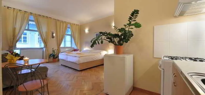 U Zlate Podkovy Apartments Prag