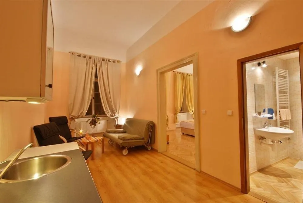 U Zlate Podkovy Apartments Praga