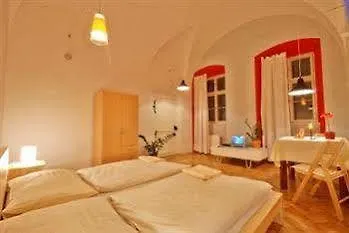 U Zlate Podkovy Apartments Praga